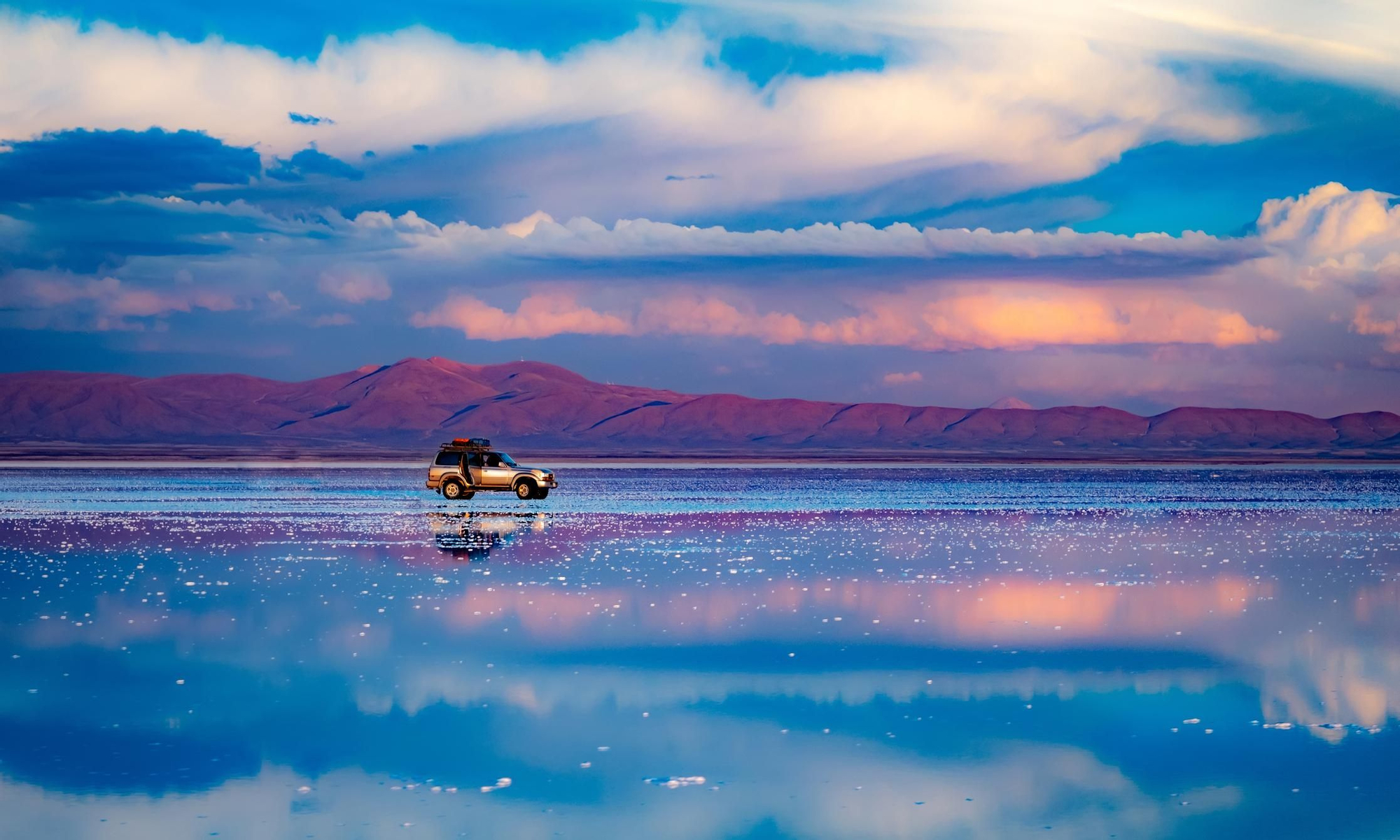 El gran salar de Uyuni funciona como un espejo gigante