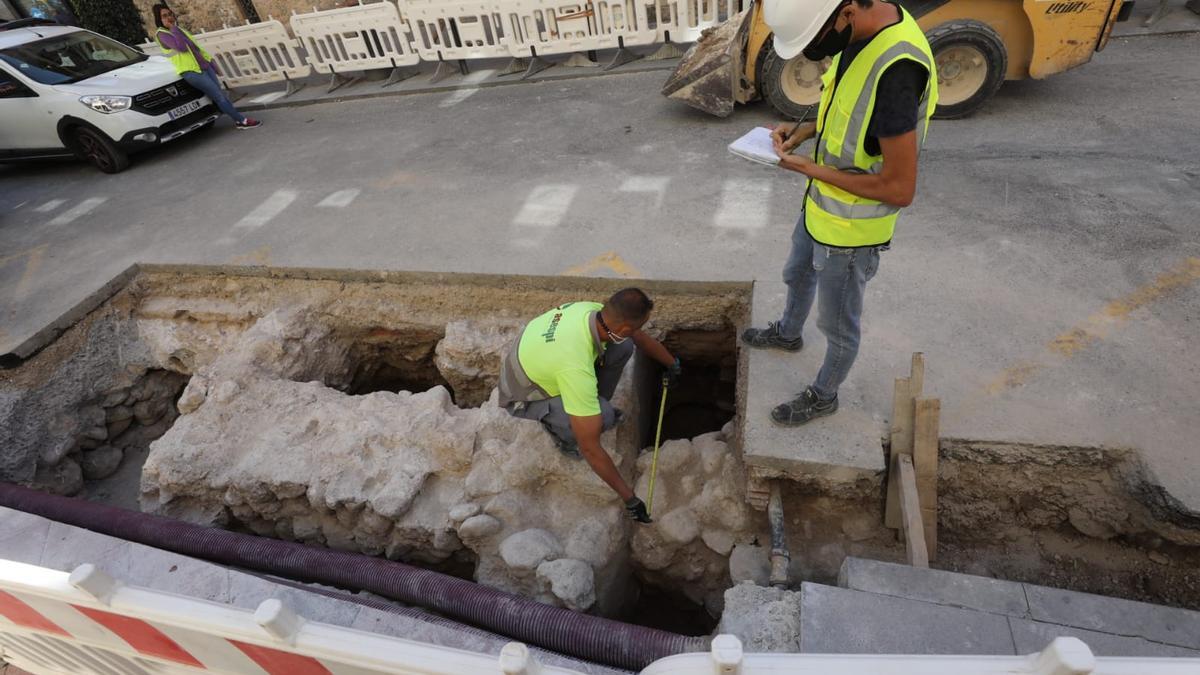 Muralla encontrada tras unas obras en el centro histórico de Elche