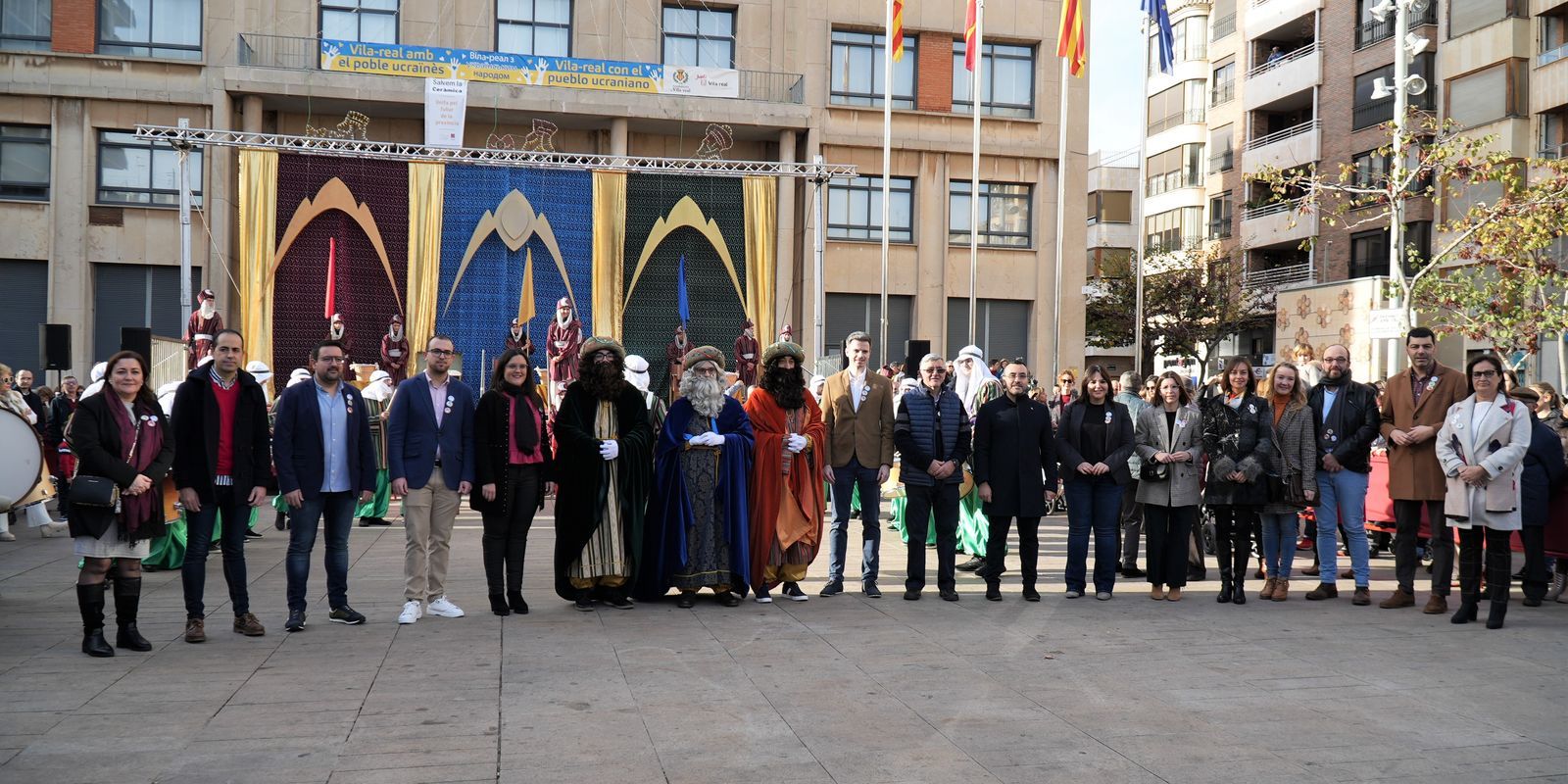 Multitudinaria entrega de las cartas de los niños de Vila-real a los pajes reales