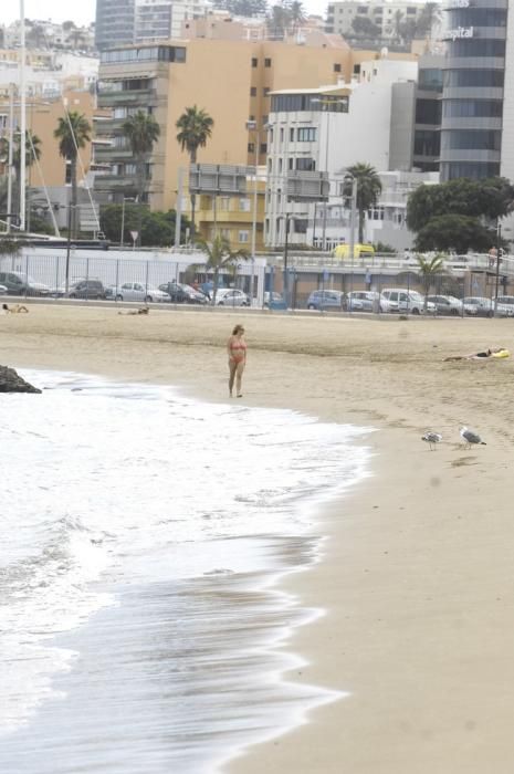 CONTAMINACION EN LA PLAYA DE LAS ALCARAVANERAS