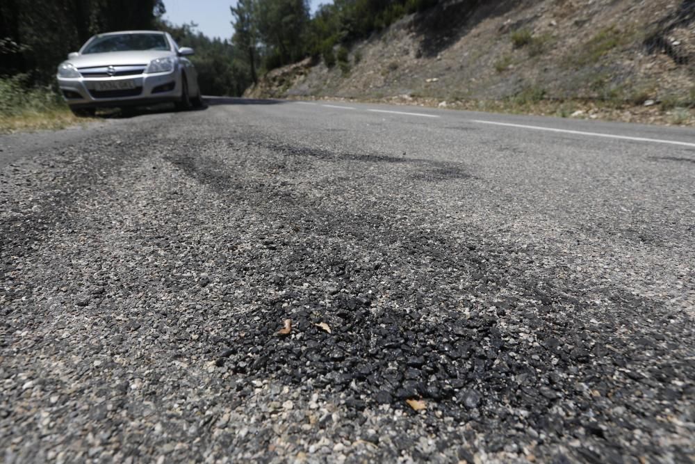 Nou paviment amb grava a la carretera dels Àngels