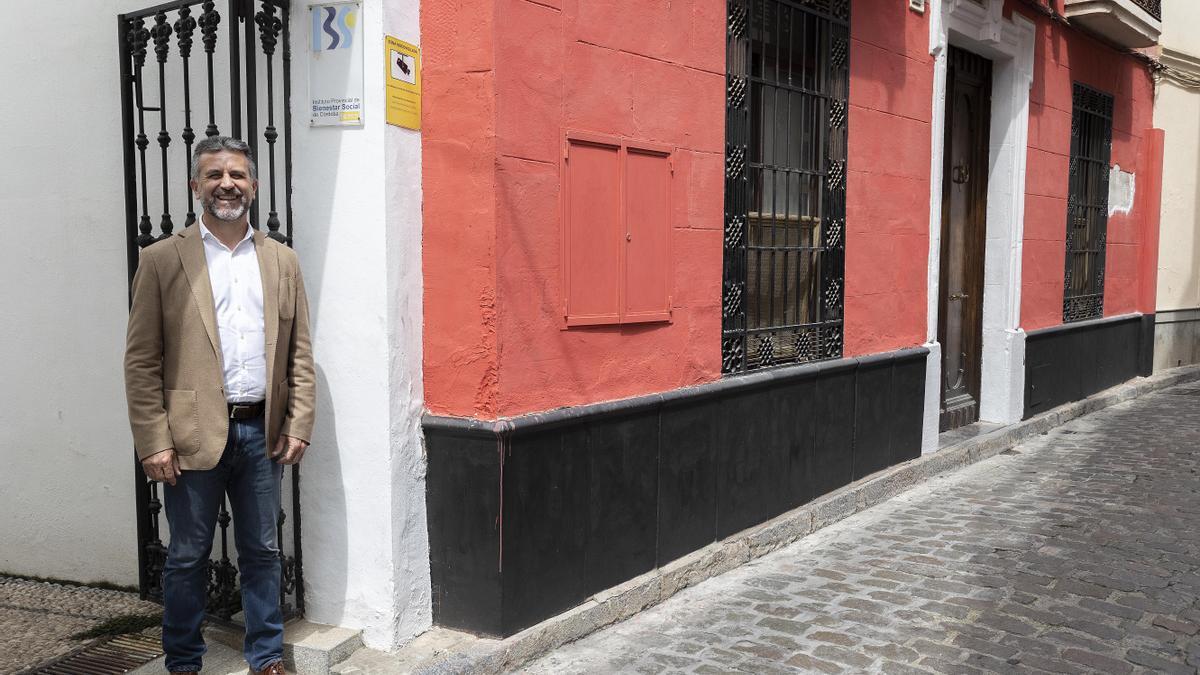 Francisco Ángel Sánchez, a las puertas de la sede del IPBS en Córdoba.