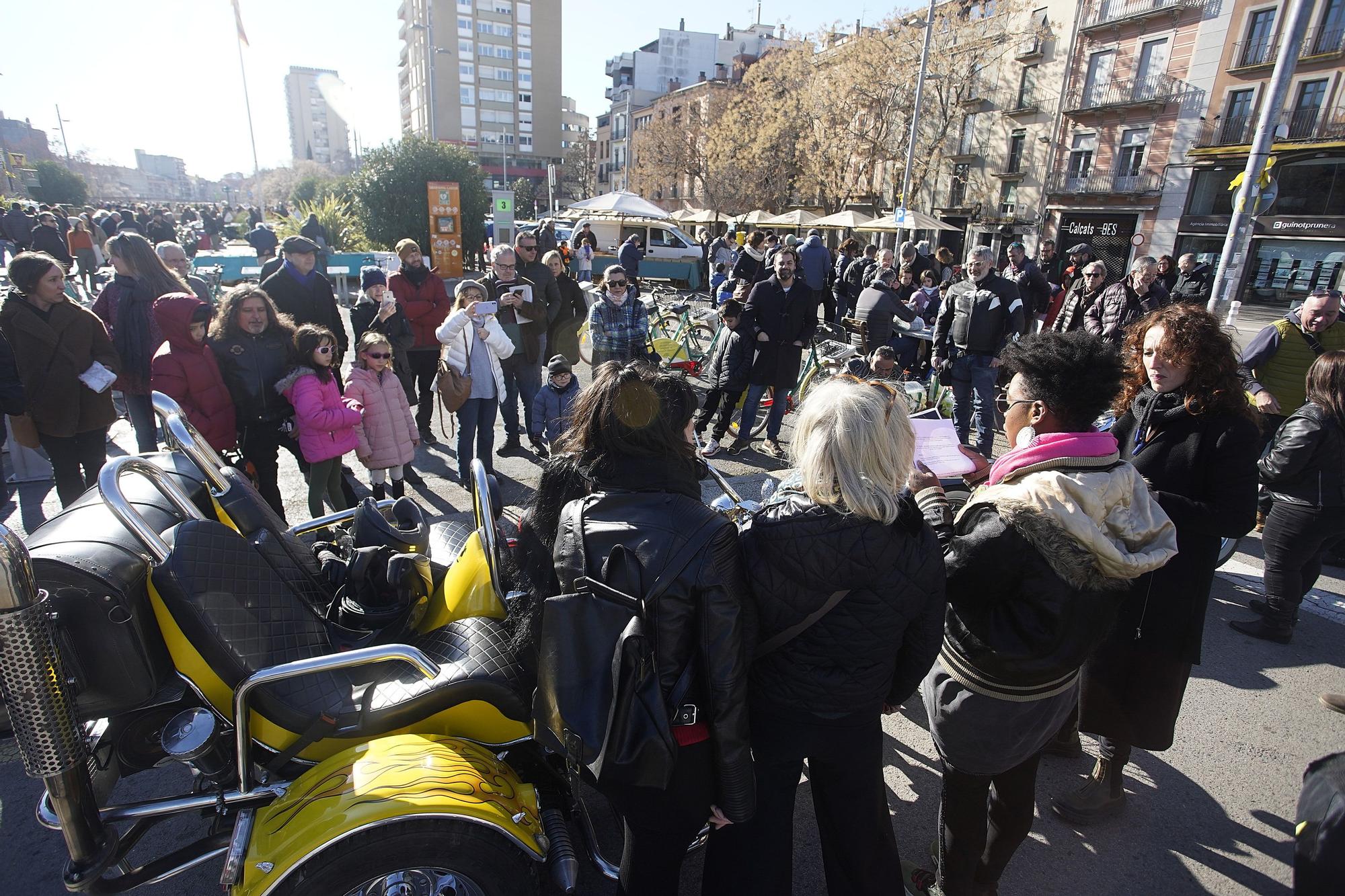 Poesia i motos per fer arribar la cultura als més necessitats