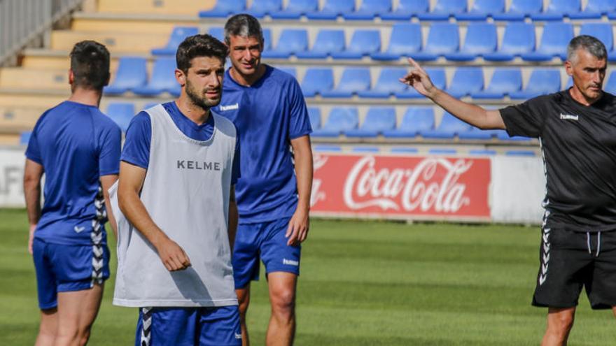 Cádiz y Alcoyano marcan la diferencia del fútbol nacional