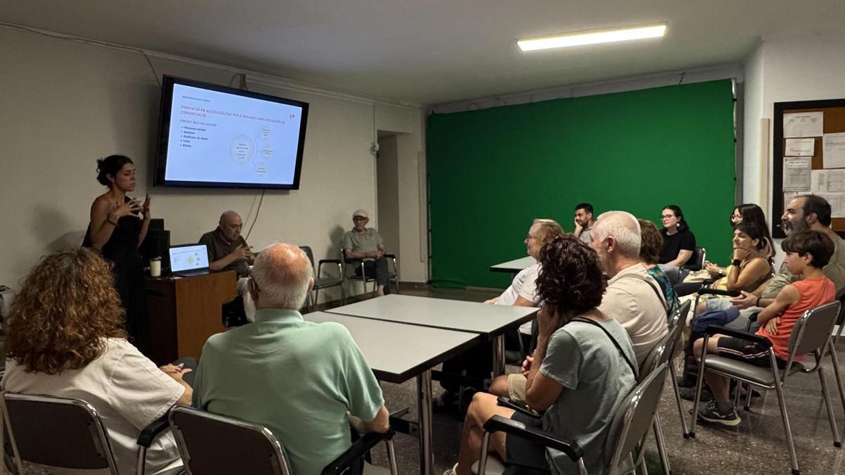 Taller per apendre el llenguatge de signes, aquest dimecres al matí
