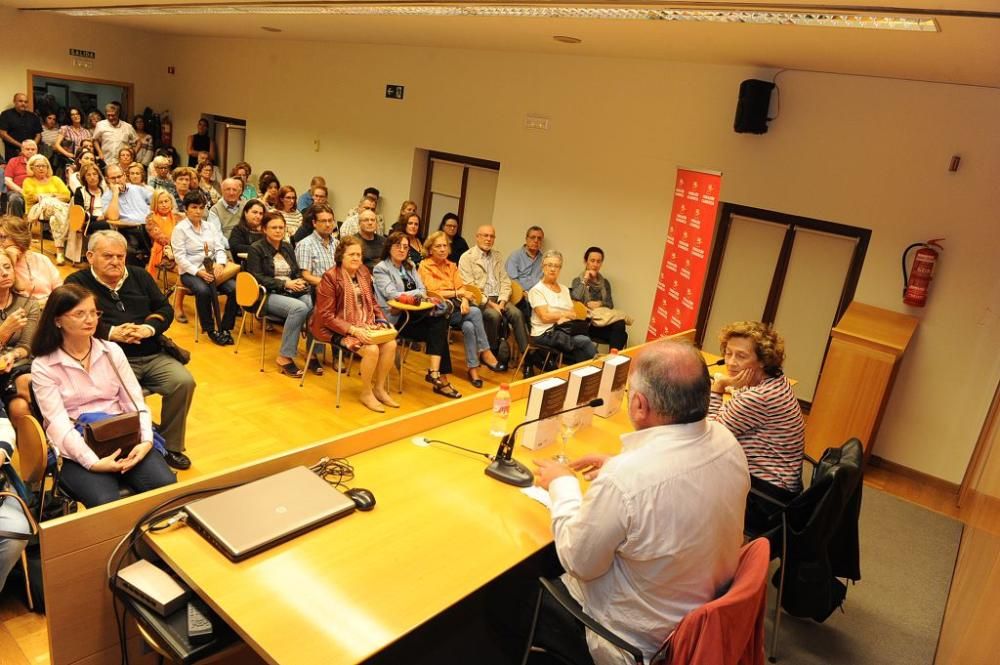 Presentación del libro "Historia de un canalla", d