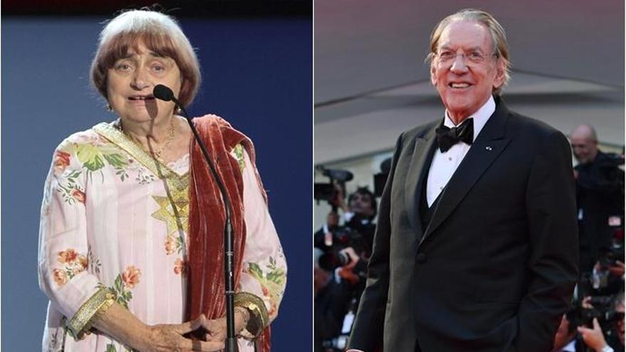 La cineasta Agnès Varda y el actor Donald Sutherland