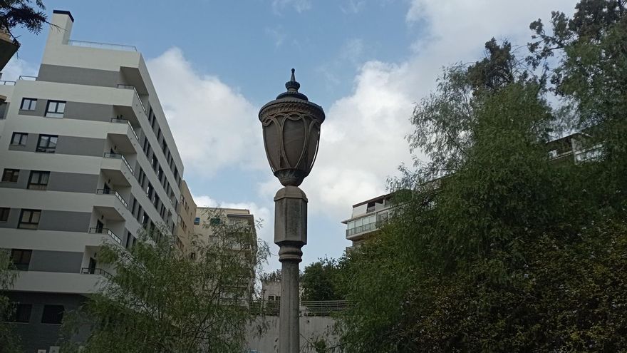 Las viejas farolas del Cementerio Inglés