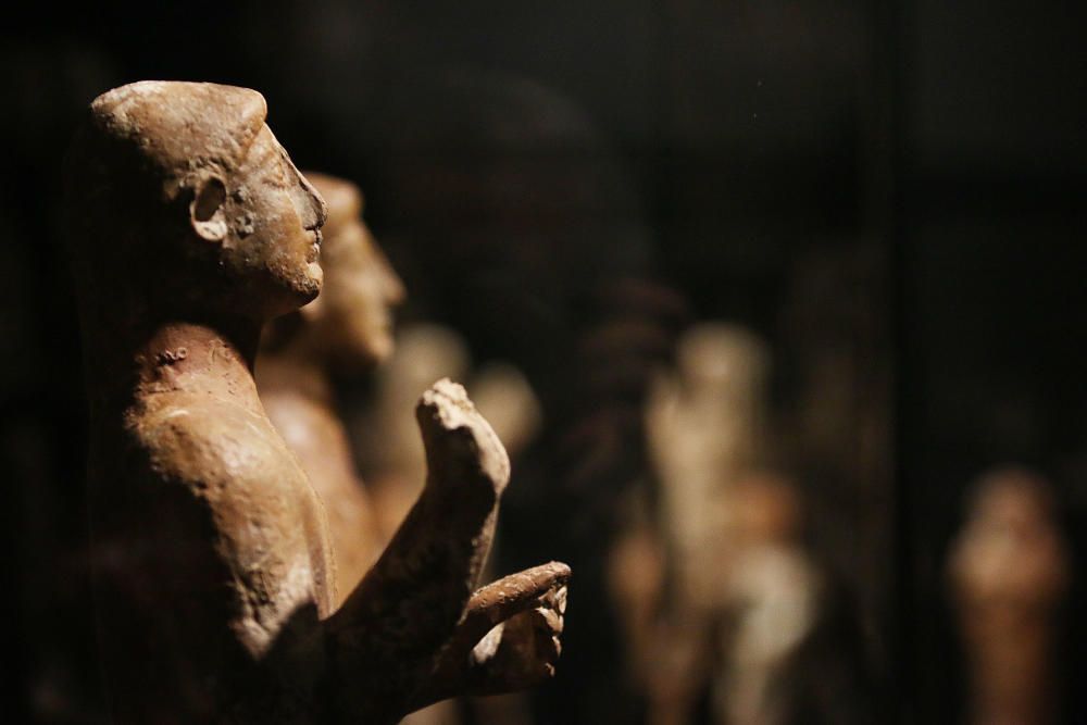 La colección, que hace un recorrido sobre el exilio de los fenicios de Tiro a Málaga, incluye una auténtica momia egipcia.