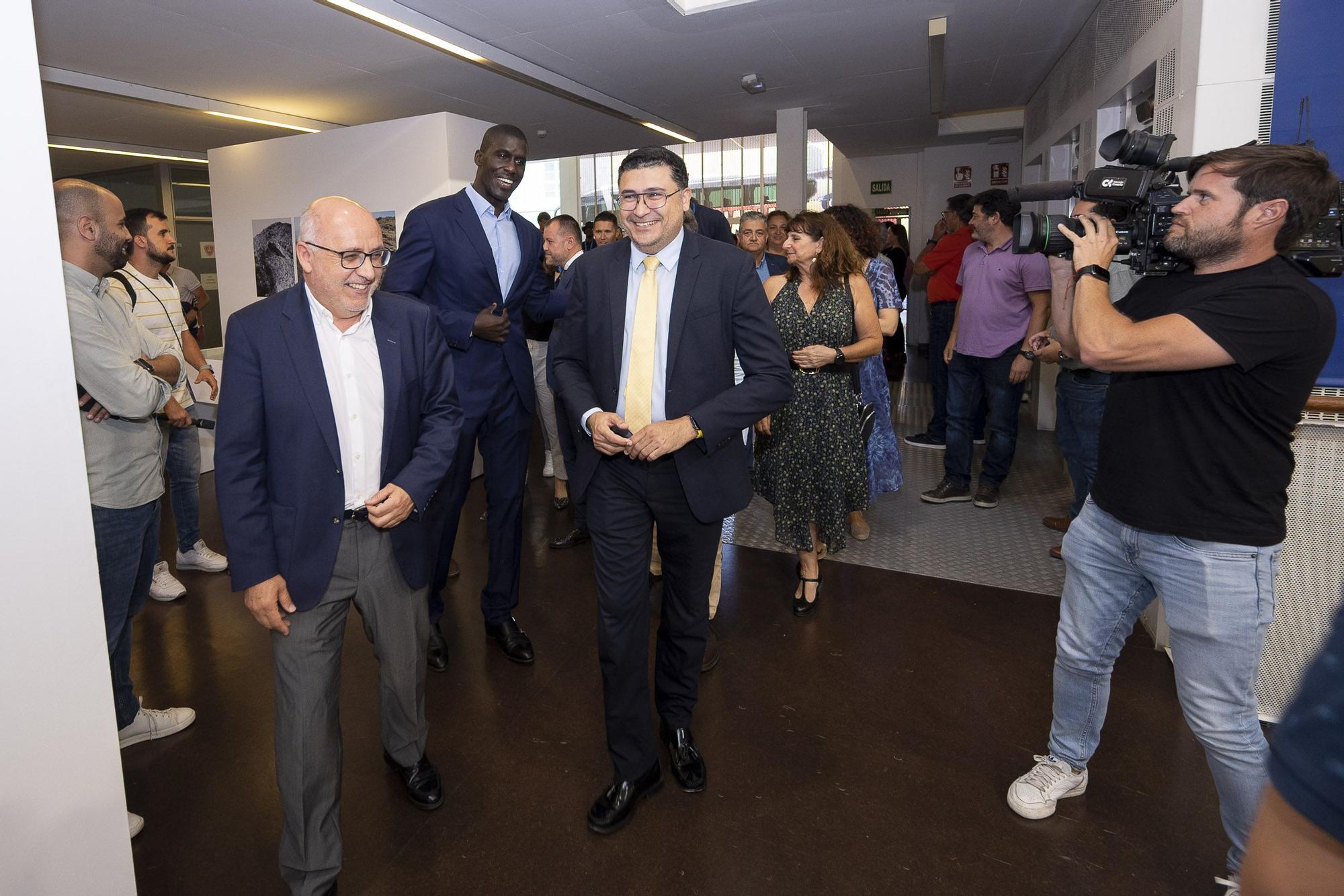 Celebración de la Eurocopa del CB Gran Canaria en el Cabildo grancanario