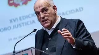 Tebas explica al Barça cómo fichar con normalidad