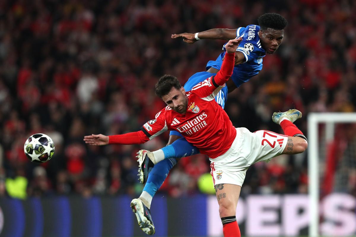 Aurelien Tchouameni salta contra Bruma.