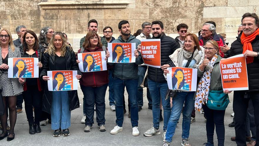 Concentración a las puertas del Palau de la Generalitat, en València, tras el archivo de la causa contra la exvicepresidenta del Consell, Mónica Oltra.