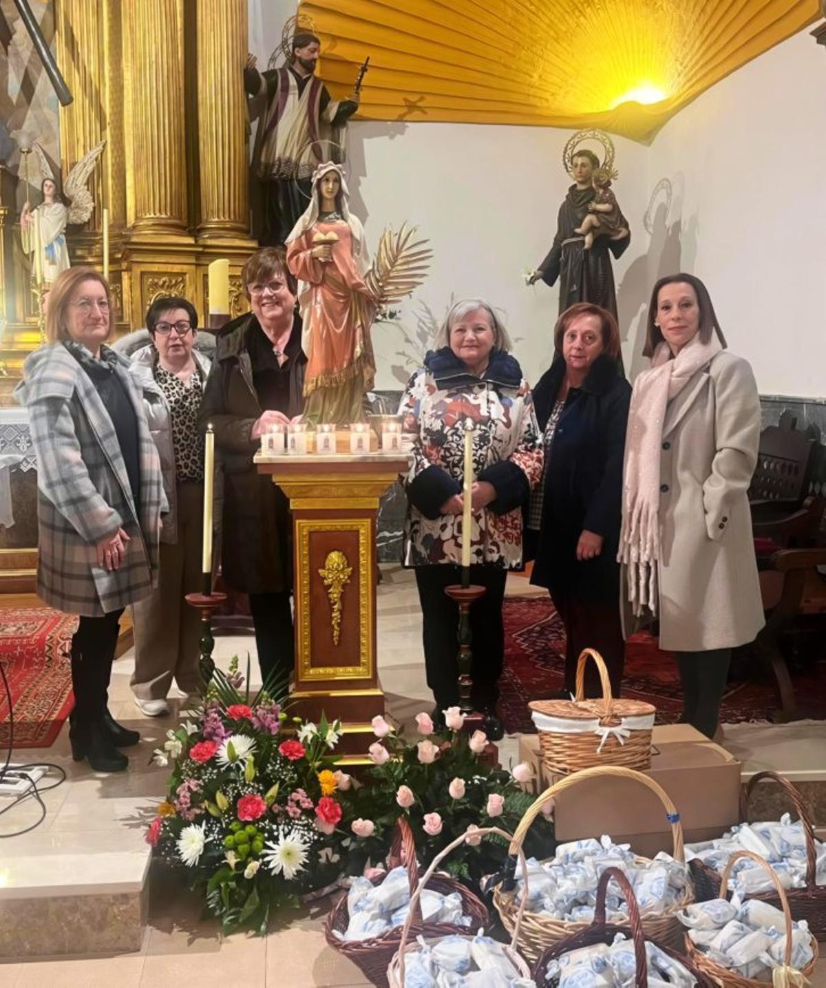 En Torres, repartieron los bizcochos bendecidos.