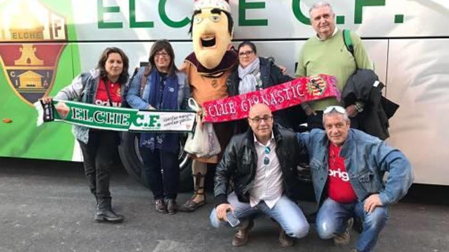 Aficionados franjiverdes, Toril dando instrucciones, el palco con García y Segarra, Luis Pérez, Marcos Abad en el Middlesbroug y Merino.