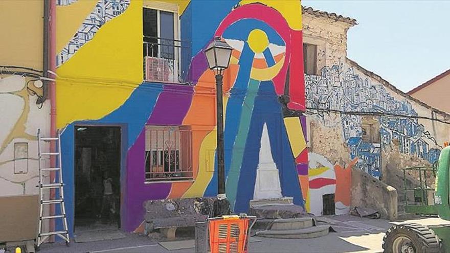 Fanzara vuelve a reinventarse de la mano del arte urbano