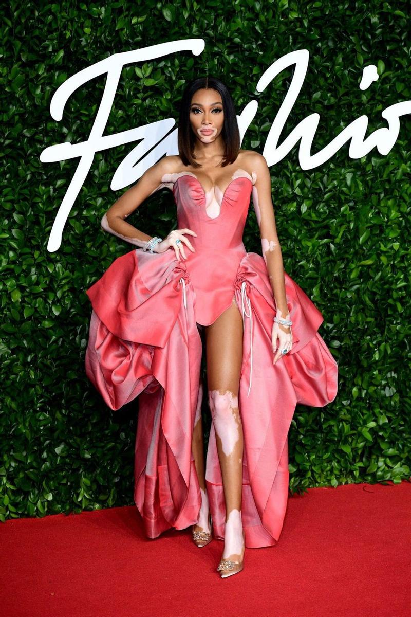 Winnie Harlow en los Fashion Awards 2019