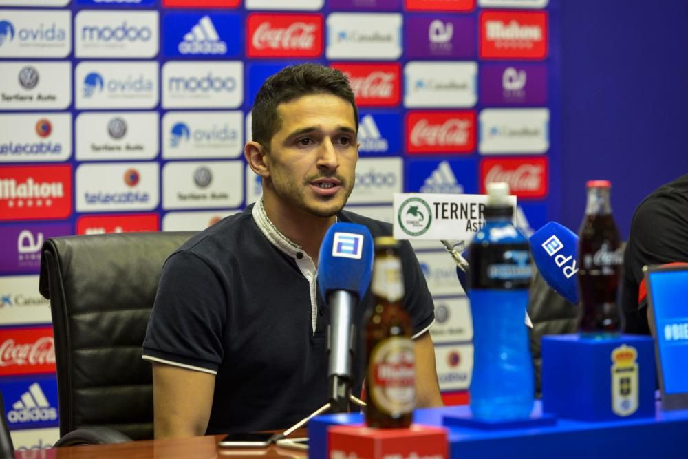 Presentación de los jugadores del Real Oviedo Jonathan Perira y Juan Carlos