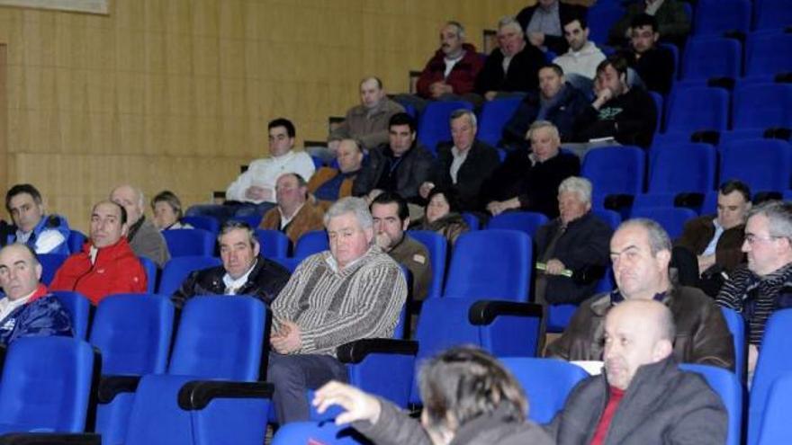 La charla de Medio Rural sobre la PAC en Lalín tuvo lugar en el auditorio.  // Bernabé/Javier Lalín