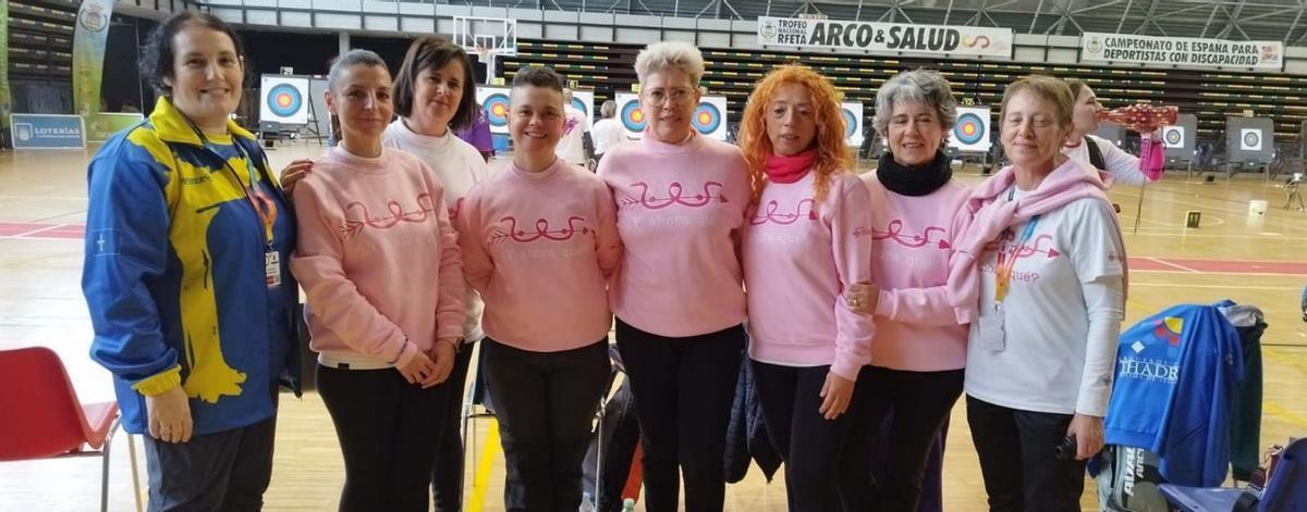 El equipo asturiano de «Arco y salud», de mujeres con cáncer de mama. | D. O.