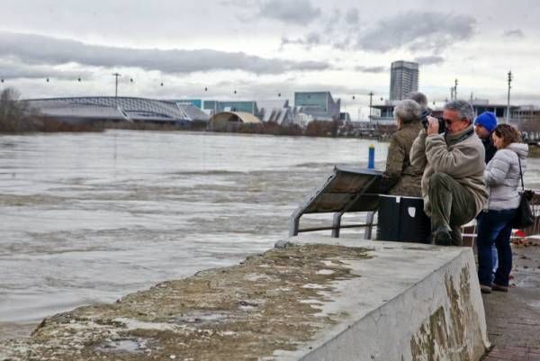 Fotogalería: El Ebro crece a su paso por Zaragoza