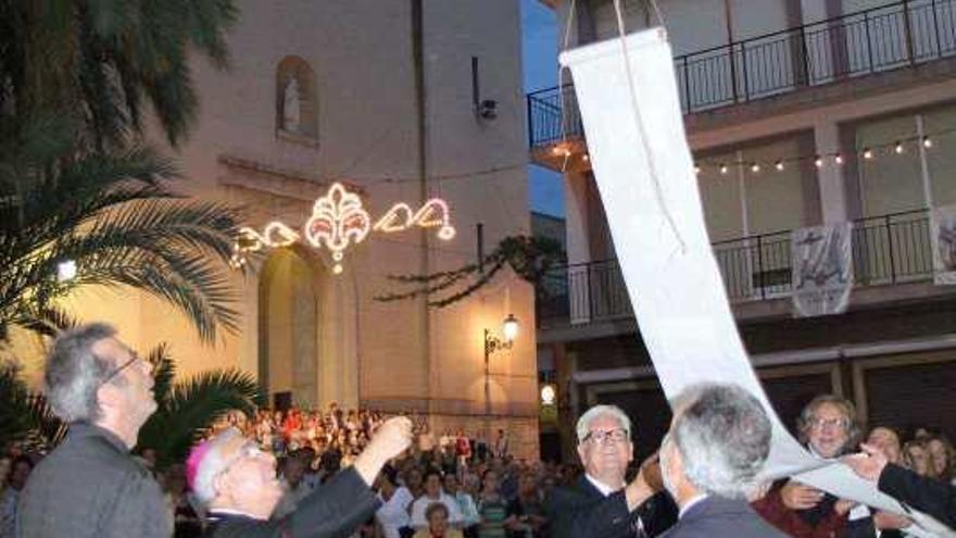 La falla sin el busto de Pedro Rico .