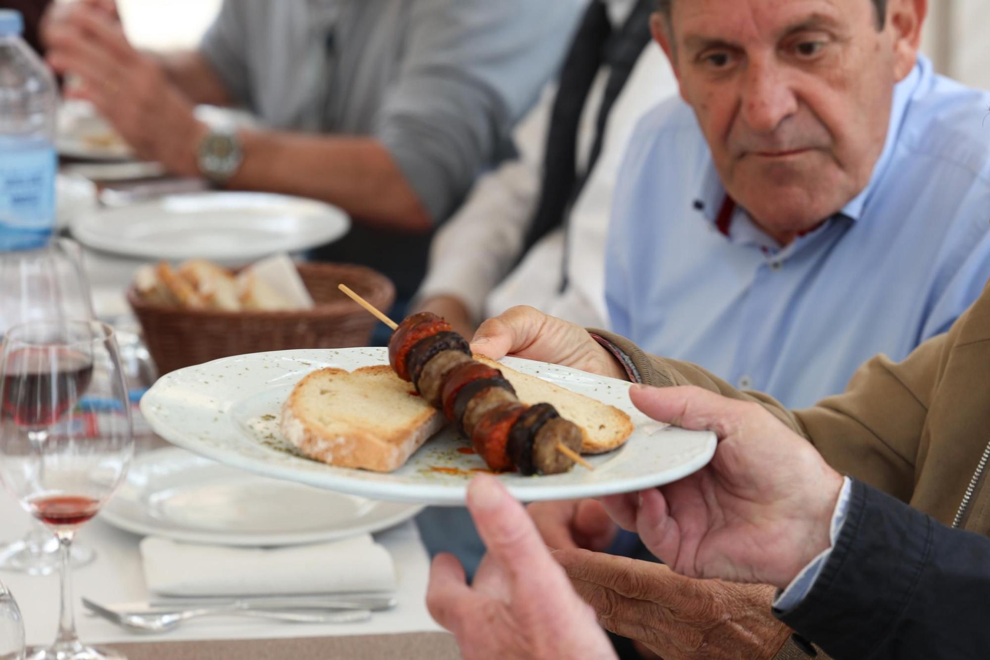 Los 23 abonados del restaurante Ca n'Alfredo