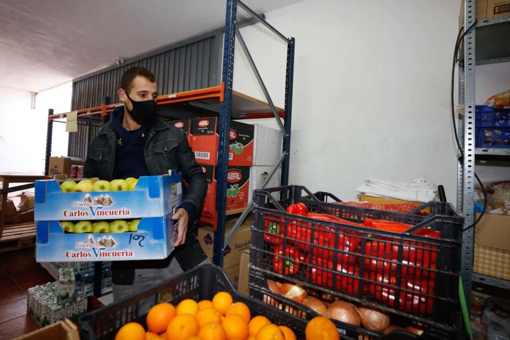 Ante el cierre de su actividad, la Asociación de Bares, Restaurantes y Cafeterías de la Pimeef ha organizado una recogida de alimentos