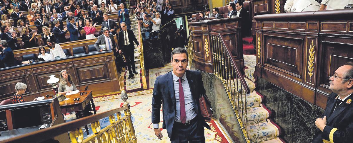 El líder del PSOE, Pedro Sánchez, en el hemiciclo del Congreso, el 27 de septiembre, día de la primera votación de la investidura fallida del presidente del PP,  Alberto Núñez Feijóo