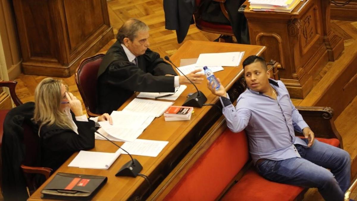 Gilson Bolivar Cabrera durante el juicio con jurado que ha empezado este lunes en la Audiencia de Barcelona.