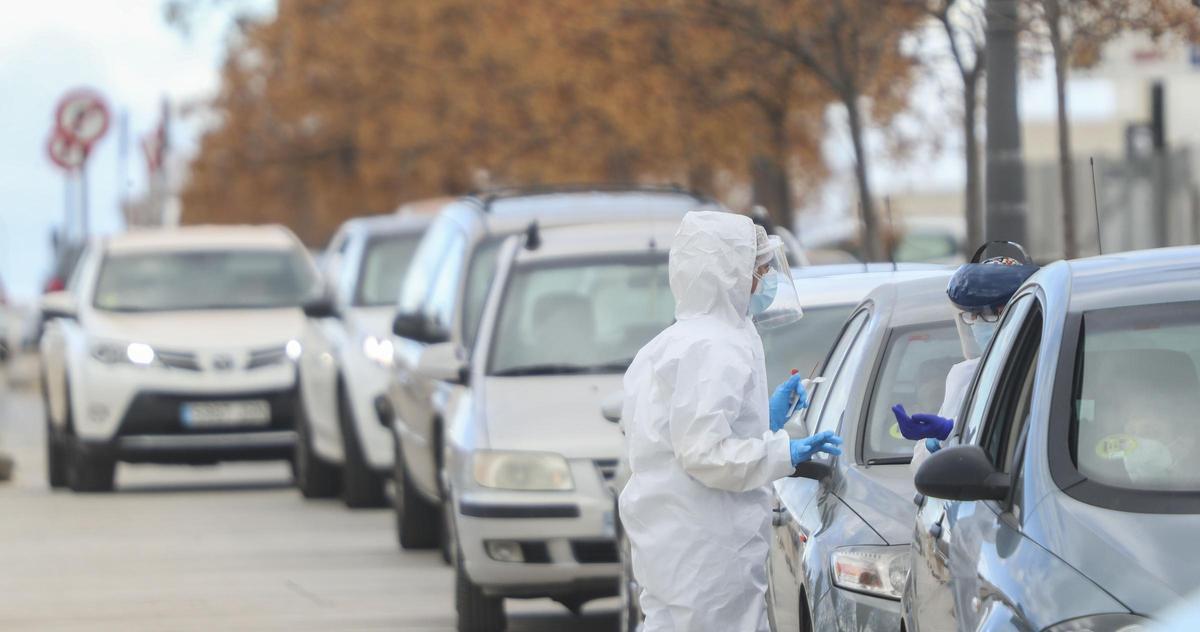 El número de casos activos por coronavirus en la Comunitat Valenciana se ha reducido en 10 puntos en apenas 3 semanas
