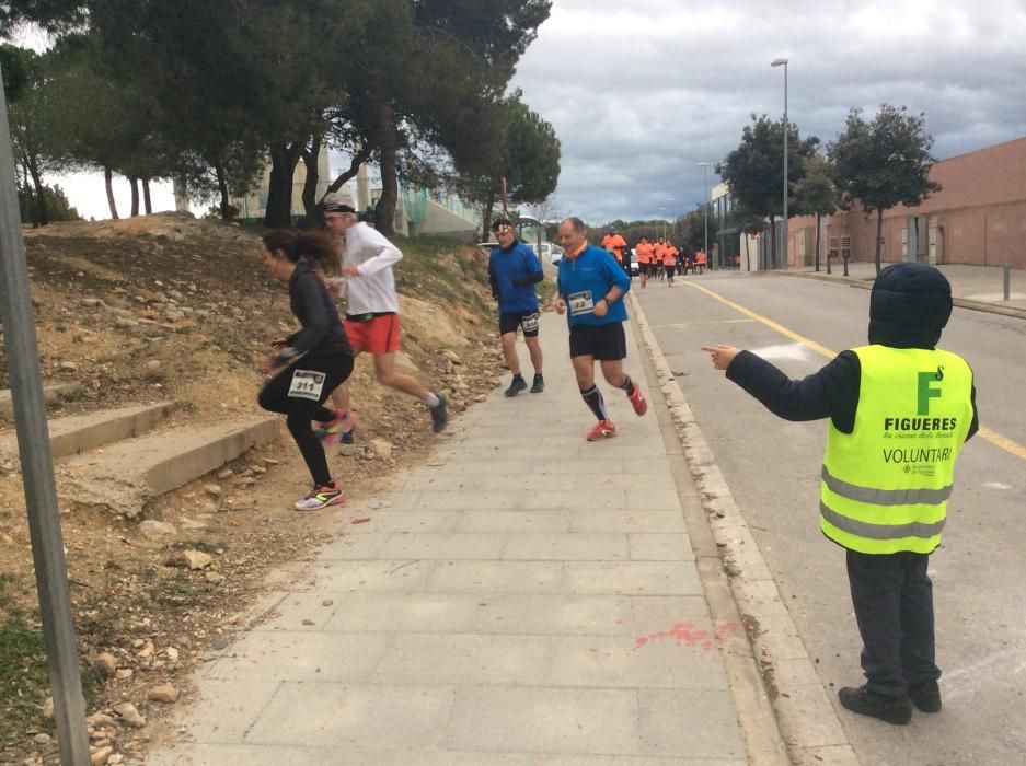 Mig miler d''atletes a la Run 4 Càncer de Figueres