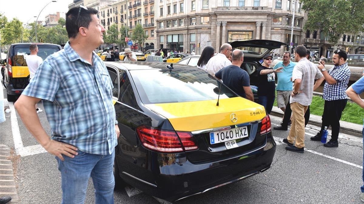El sector del taxi en huelga