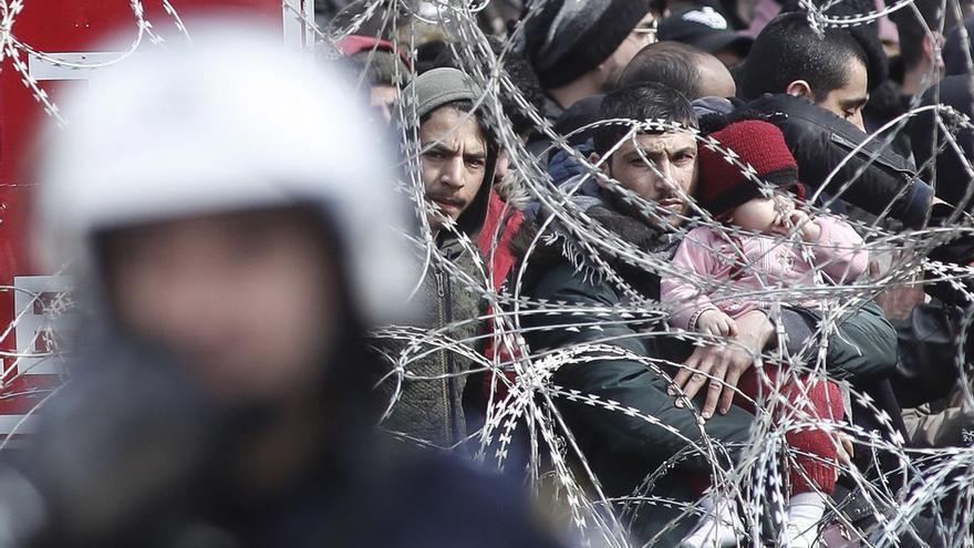 Drones, cámaras de vigilancia e inteligencia artificial: el mundo digitaliza sus fronteras para frenar la migración