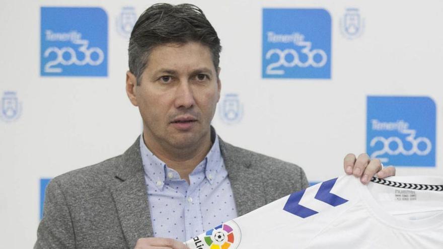 Alfonso Serrano, durante su última etapa en el CD Tenerife. | ANDRÉS GUTIÉRREZ