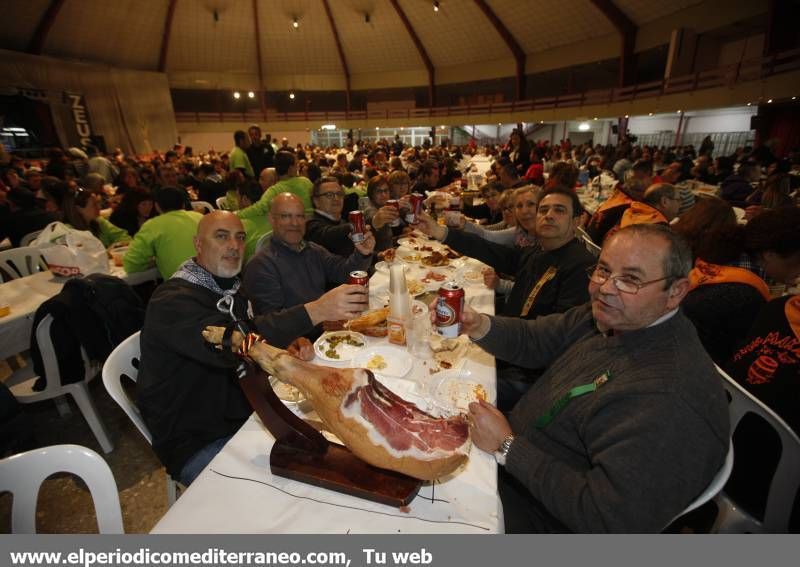 GALERÍA DE FOTOS -- Multitudinario Sopar de Colles