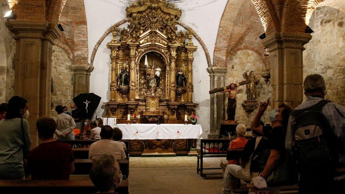 Interior de la ermita de la paz.