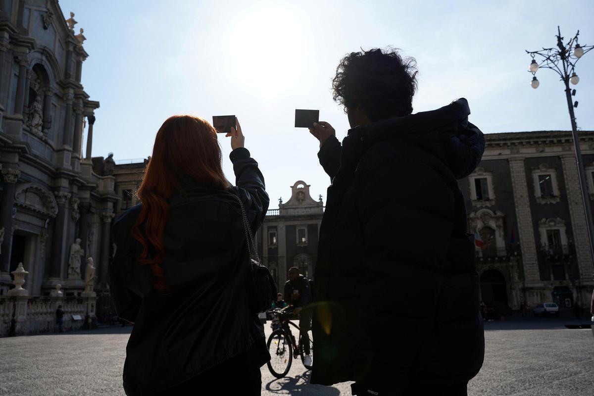 Así ha sido el eclipse parcial de Luna.