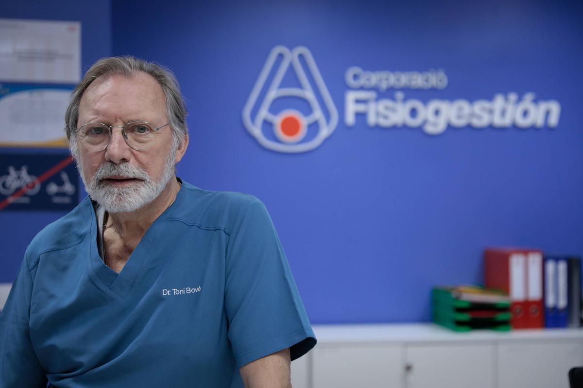 Toni Bové sigue disfrutando de su profesión después de media vida al servicio del Barça como fisioterapeuta