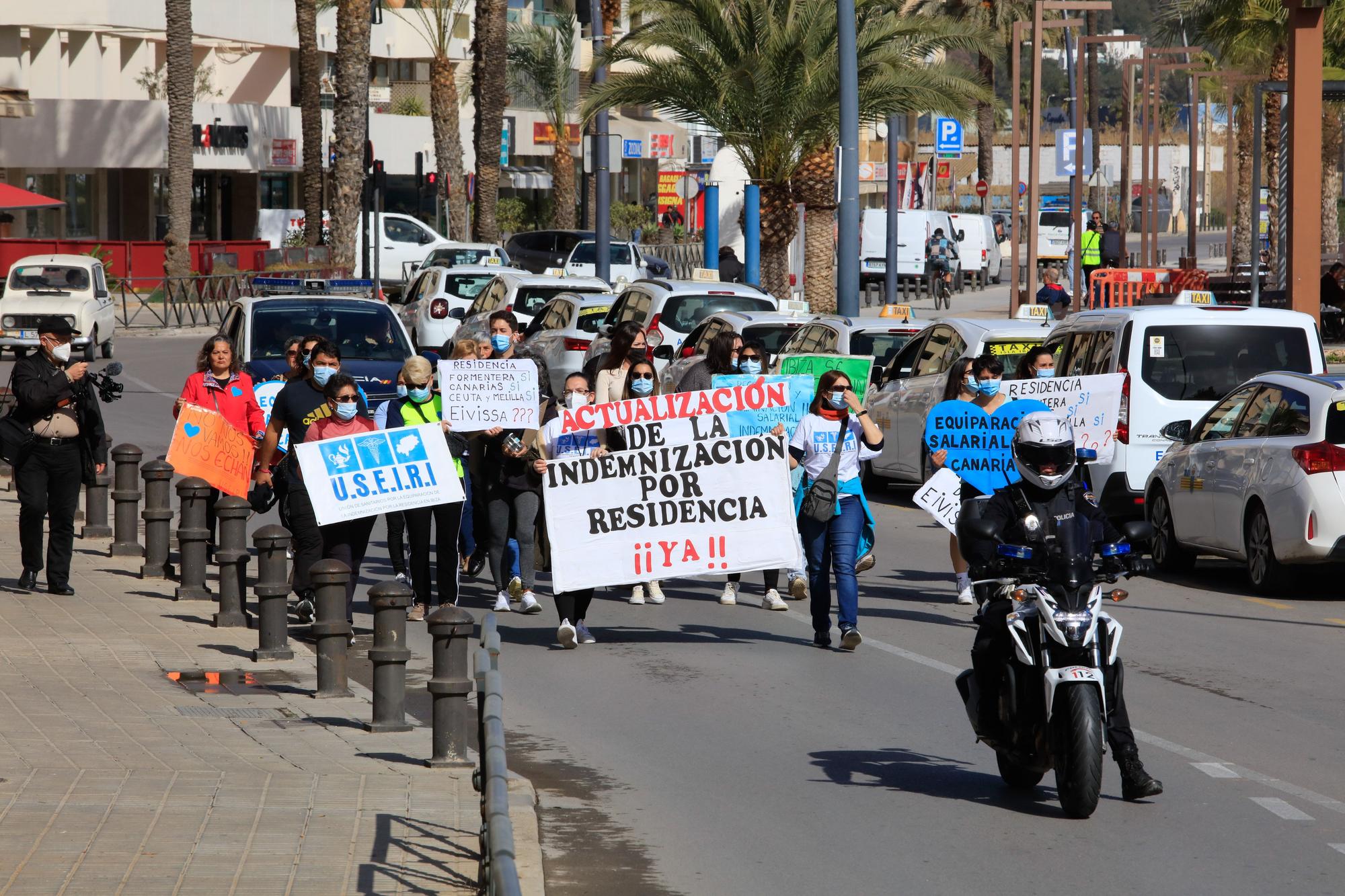 Manifestación de sanitarios por el plus de residencia en Ibiza