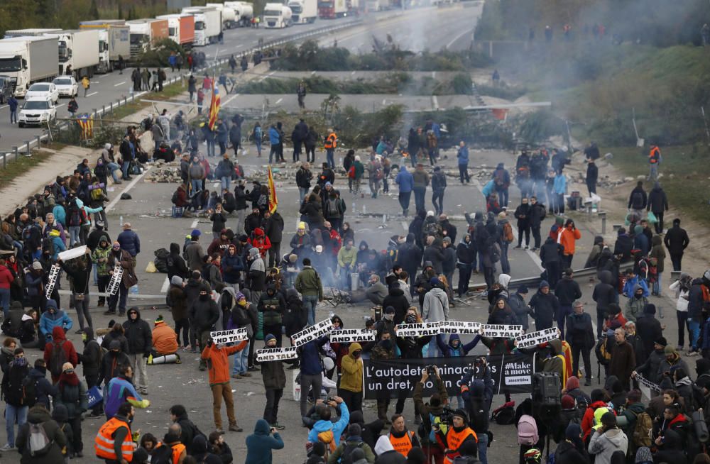 Tsunami Democràtic pone fin su protesta en la frontera