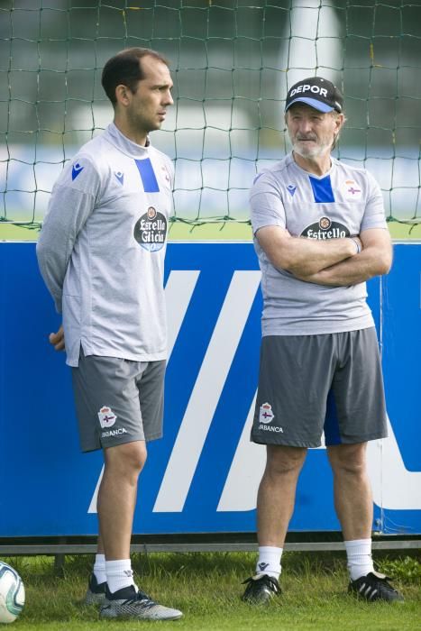 La primera plantilla se ejercita en Abegondo antes de viajar a Girona, donde se enfrentará al equipo local el sábado a las 21.00 horas.