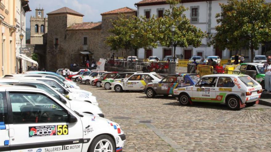 El parque del Viso, en Salas, cerrado para los coches del rally. | J.B.P.