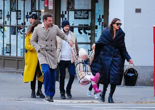 Bradley Cooper e Irina Shayk con la hija que tienen en común