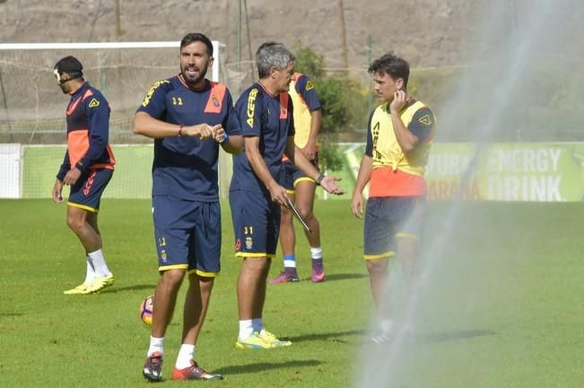 Entrenamiento de la UD Las Palmas en la mañana ...