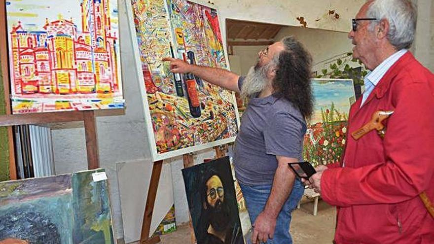 El pintor Horacio Peñas muestra en una exposición en La Trapería más de un centenar de cuadros