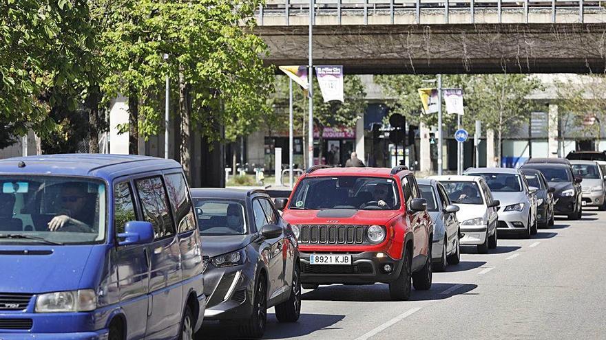 La carretera Barcelona va registrar llargues cues arran del succés.