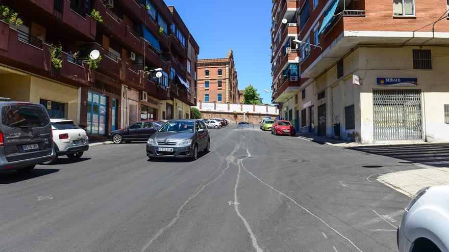 Quejas por la tardanza en pintar vías asfaltadas en Plasencia