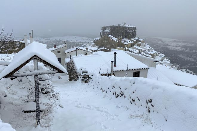 Galería | El interior de Castellón se tiñe de blanco