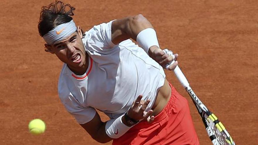 Nadal sufre en la primera ronda de Roland Garros